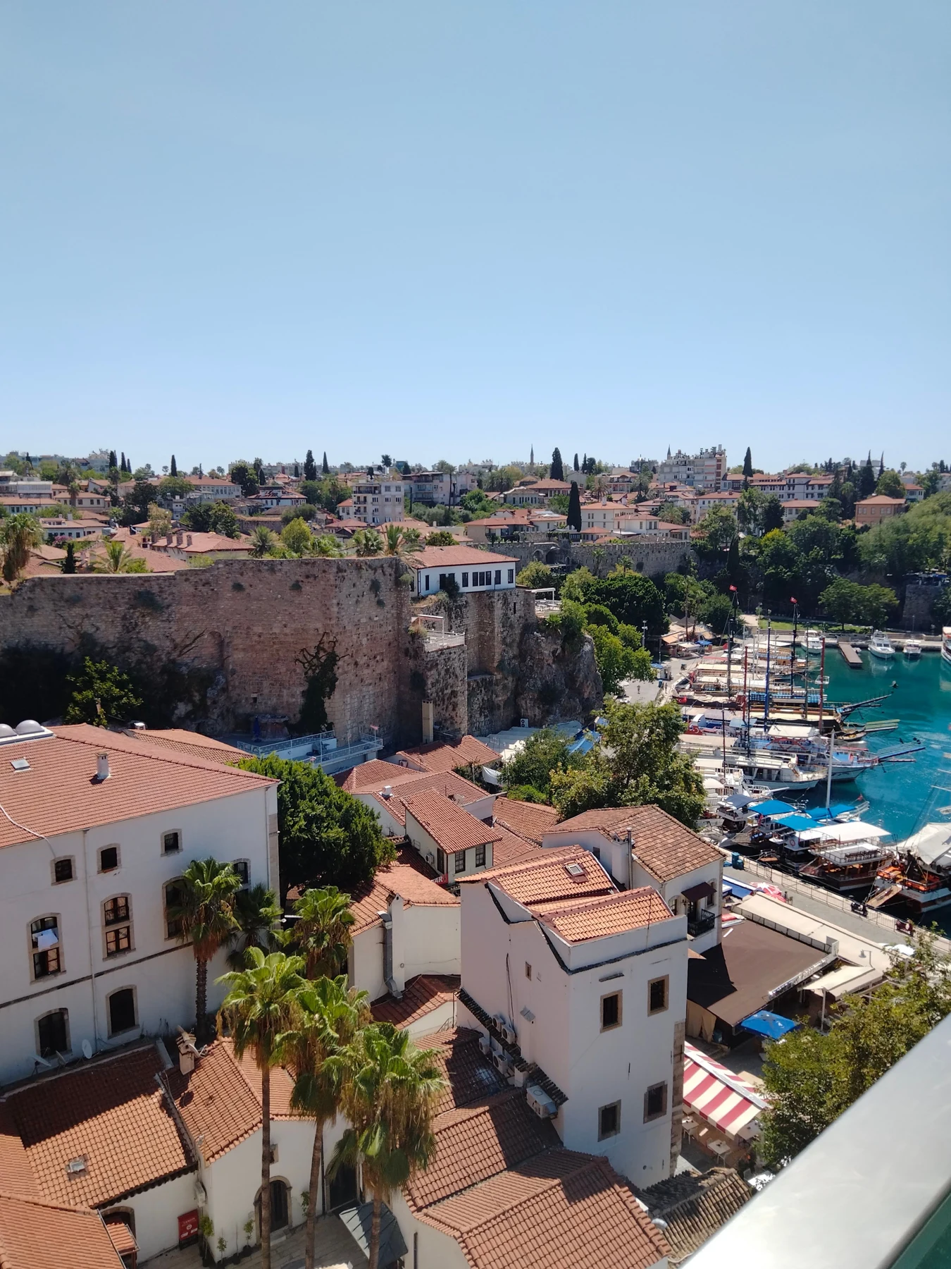 Antalya Kaleiçi Yat Limanı ve tarihi evler